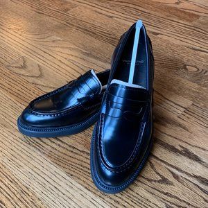 Vagabond Alex W Loafer NWT